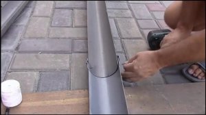 Водосток из канализационных труб.