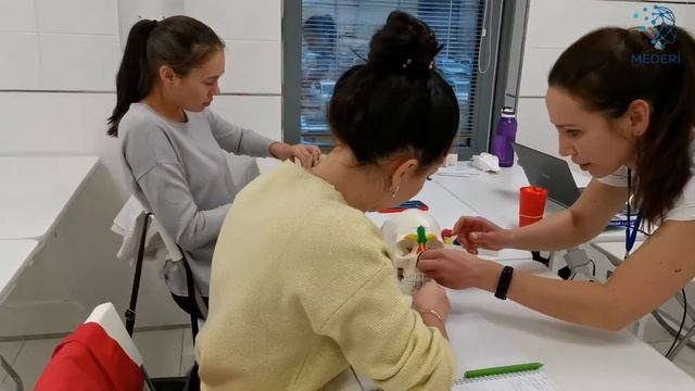 Видеорепортаж с базового курса по техникам введения ботулотоксинов в косметологии. смотреть онлайн