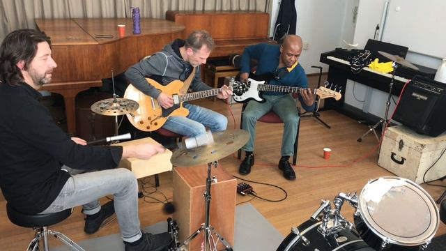 Groove Industries Cajon drum Kit. Rehearsal with Urban Jazz trio смотреть онлайн