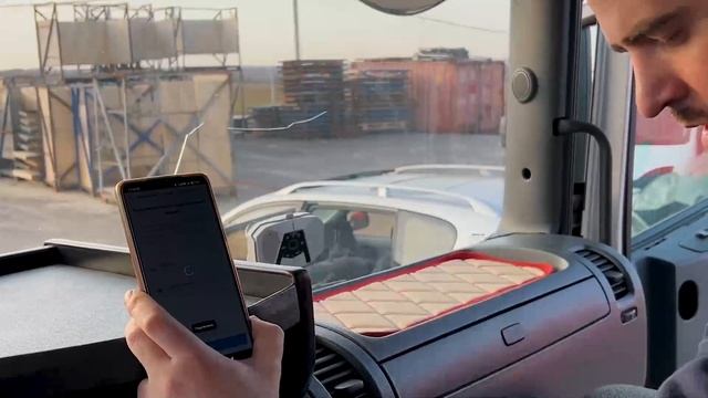 Установка BlackVue DR750X 1CH Plus и DMS-системы мониторинга водителя в Scania. смотреть онлайн