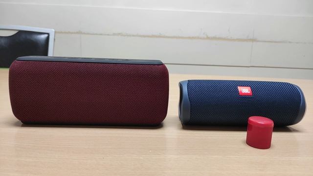 Xdobo X8 vs JBL Flip 5 Sound Comparison! both on bass boost, No EQ. смотреть онлайн