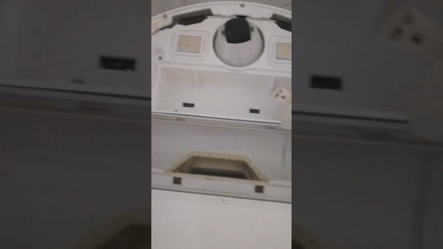 Робот-пылесос Xiaomi Robot Vacuum-Mop Essential сходит с базы и выключается. Нашел причину поломки! смотреть онлайн