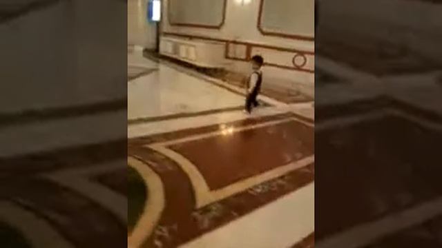 Экскурсия Ерсултана с бабушкой, в театре,, Астана-Опера ". смотреть онлайн