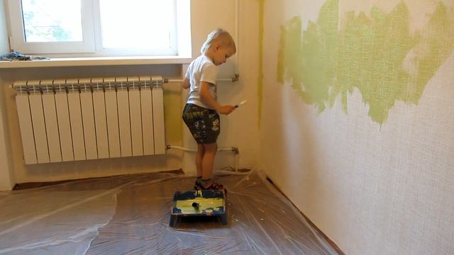 Ремонт комнаты. Как покрасить обои при помощи ребёнка. Раскраски для детей!) смотреть онлайн