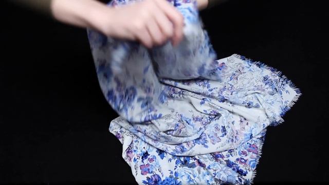 Итальянский бежевый платок с цветочным принтом (UV-11763/20-2) смотреть онлайн