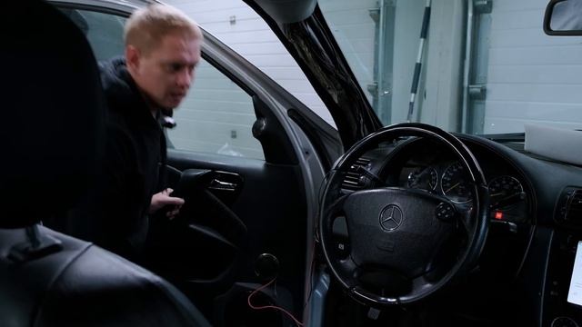 Mercedes Benz ML500 / СЕРИЯ №1 смотреть онлайн