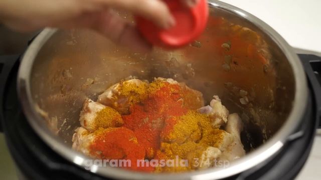 INSTANT POT CHICKEN CURRY | PRESSURE COOKER CHICKEN CURRY | SPICE EATS смотреть онлайн