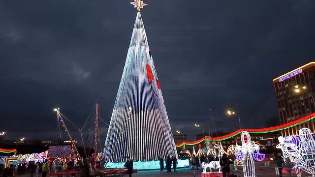 Новогодняя елка 2023 ! смотреть онлайн