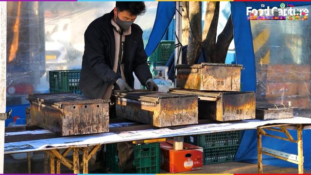 The process of making 'Chicken skewers' stalls in the traditional market смотреть онлайн