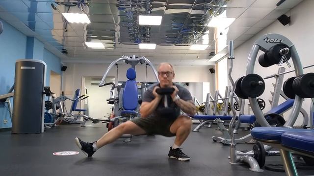 Приседания казак/Cossack squats смотреть онлайн