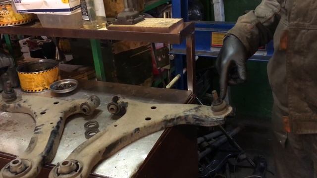 Suzuki Grand Vitara одна из причин вибрации и плохой управляемости. смотреть онлайн