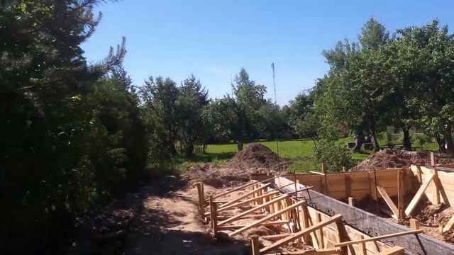 Готовимся заливать фундамент 40 кубов бетона. смотреть онлайн