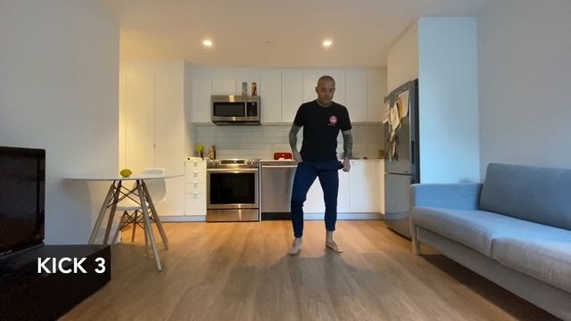Online capoeira technique - Kicks combination смотреть онлайн