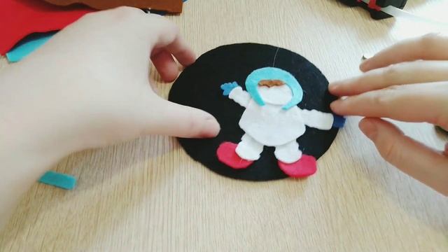 ДЕТСКИЕ ПОДЕЛКИ КО ДНЮ КОСМОНАВТИКИ ??? ИЗ ФЕТРА?ОТКРЫТЫЙ КОСМОС??? смотреть онлайн