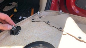 Замена динамика в передней двери BMW F30.