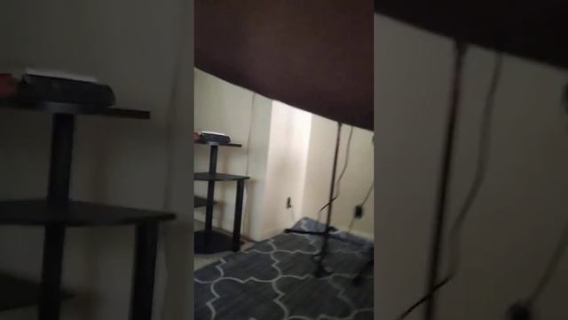 unboxing a Squier affinity bass Guitar смотреть онлайн