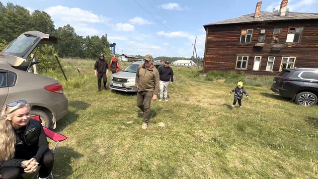 В гостях у Александра. Очень интересный человек, с огромным количеством моделей вертолетов.