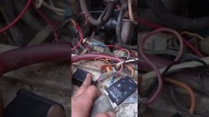 горит лампочка зарядки ВАЗ 2121