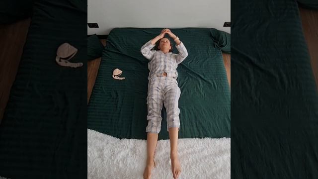 Утренняя зарядка на кровати смотреть онлайн