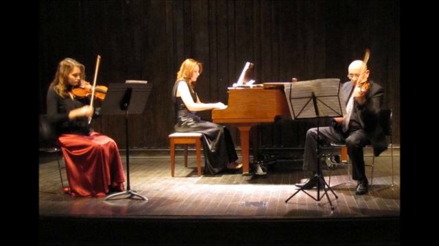 Oblivion by Astor Piazzolla: Violin-Viola-Piano Trio смотреть онлайн
