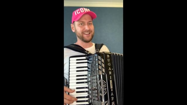 Все дети просят МЕНЯ спеть ЭТИ песни .. Современные песни на Аккордеоне Баяне смотреть онлайн