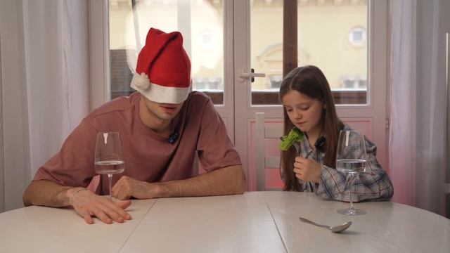 ЧТО У МЕНЯ ВО РТУ? ? ЧАСТЬ 2. Отгадай ЕДУ ЧЕЛЛЕНДЖ! смотреть онлайн