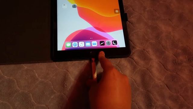 APPLE PENCIL: HOW TO CONNECT WITH AN iPAD | 1ST GENERATION APPLE PENCIL смотреть онлайн