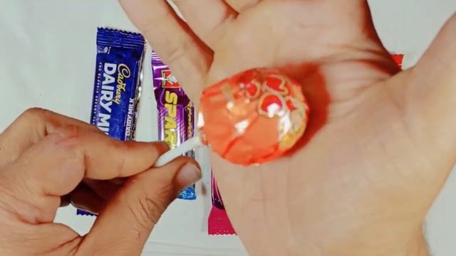Yummy Candies Opening ASMR ?? Reese's Halloween Candy, Chupa Chups Tongue Painter, Milka Choco Wafe смотреть онлайн