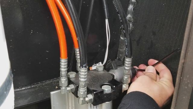 How to Manually Retract Lippert LCI Hydraulic Landing Gear // Stuck on Mt. Washington // RV Camping смотреть онлайн