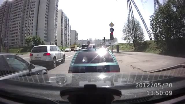 Весёлая разборка на дороге смотреть онлайн