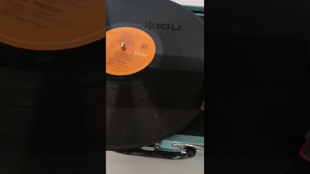 Как включить виниловый проигрыватель ION смотреть онлайн