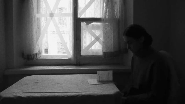 Девушка плачет смотреть онлайн