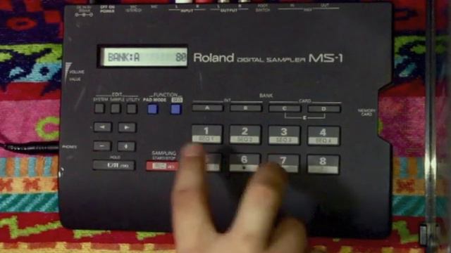 Roland MS-1 Digital Sampler, sampled phrases playing смотреть онлайн