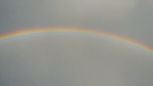 Такое явление как радуга. Оно не настолько редкое, но все же иногда просто исключительно красиво. смотреть онлайн