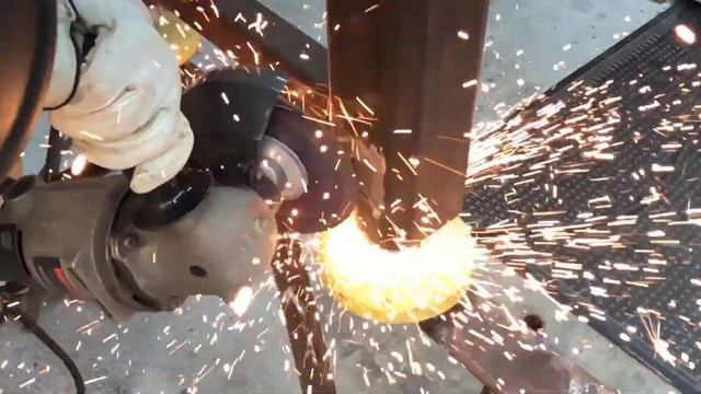 SNS 272 Part 1: Heavy Duty Work Table Modifications смотреть онлайн