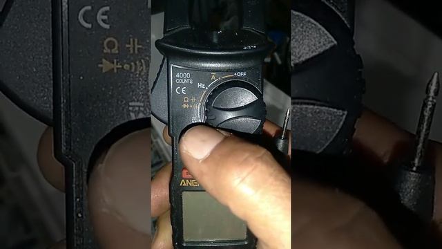 Multimetro Amperímetro ANENG ST180 смотреть онлайн