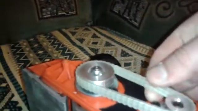 Рубанок электрический Black&Decker KW712 смотреть онлайн