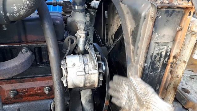 Вентилятор на погрузчик, замена генератора и ремней. смотреть онлайн