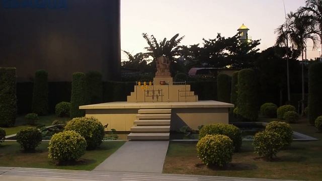 Tiffany show and 3D art @ Pattaya смотреть онлайн