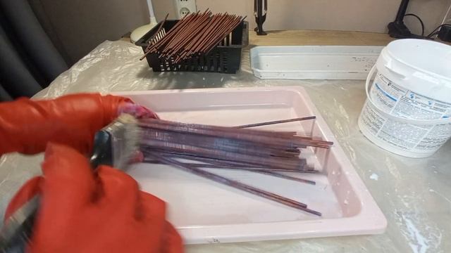 МК. Как я обрабатываю газетные трубочки. смотреть онлайн