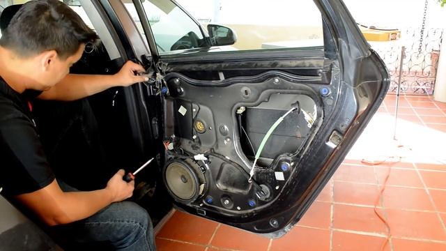 COMO CAMBIAR UN ELEVADOR DE VENTANA AL AUTO FACIL смотреть онлайн