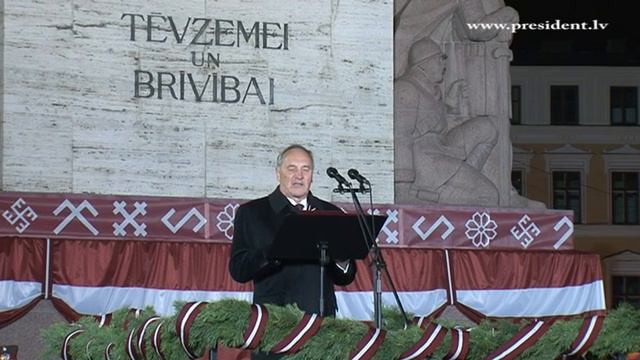 Valsts prezidenta svētku uzruna pie Brīvības pieminekļa смотреть онлайн