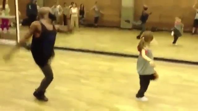 Крутой танец 10 летней девочки смотреть онлайн