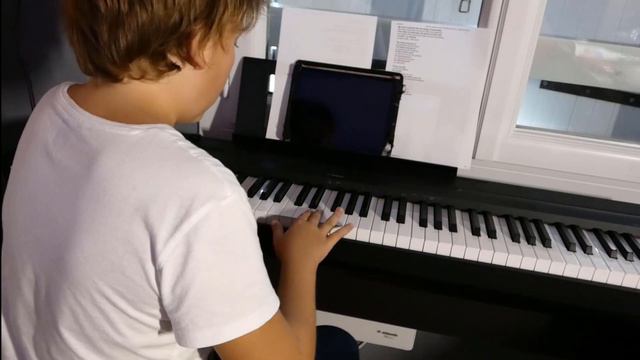 Mon Piano ( Yamaha p-45 B) смотреть онлайн