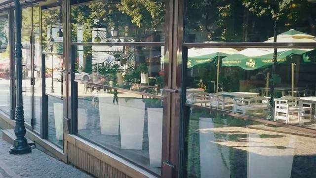 Кишинев ЦЕНТР, Пешеходная улица Евгений Дога, перекресток с бывшей Шмидтовской смотреть онлайн
