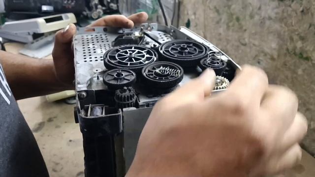 صوت تكسير فى طابعة ١١٠٢/hp 1102 laser jet printer fix смотреть онлайн