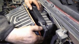 Замена воздушного фильтра Renault Sandero