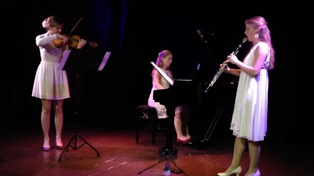 Luz y Sombra - Milonga del Angel (A. Piazzolla) - Corbo Theater, Berlin смотреть онлайн