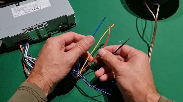 Как подключить динамики и магнитолу на примере пионер и кенвуд смотреть онлайн