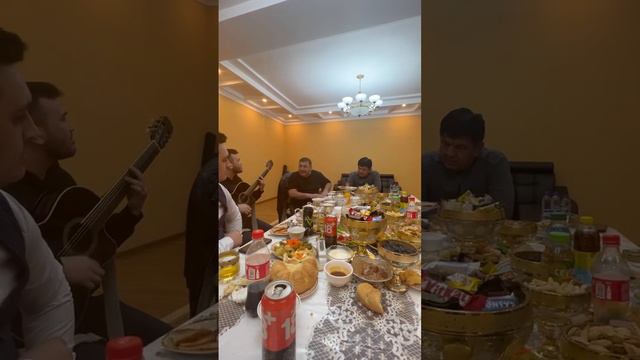 Шухратбек Азимов - Кошик гитара билан смотреть онлайн